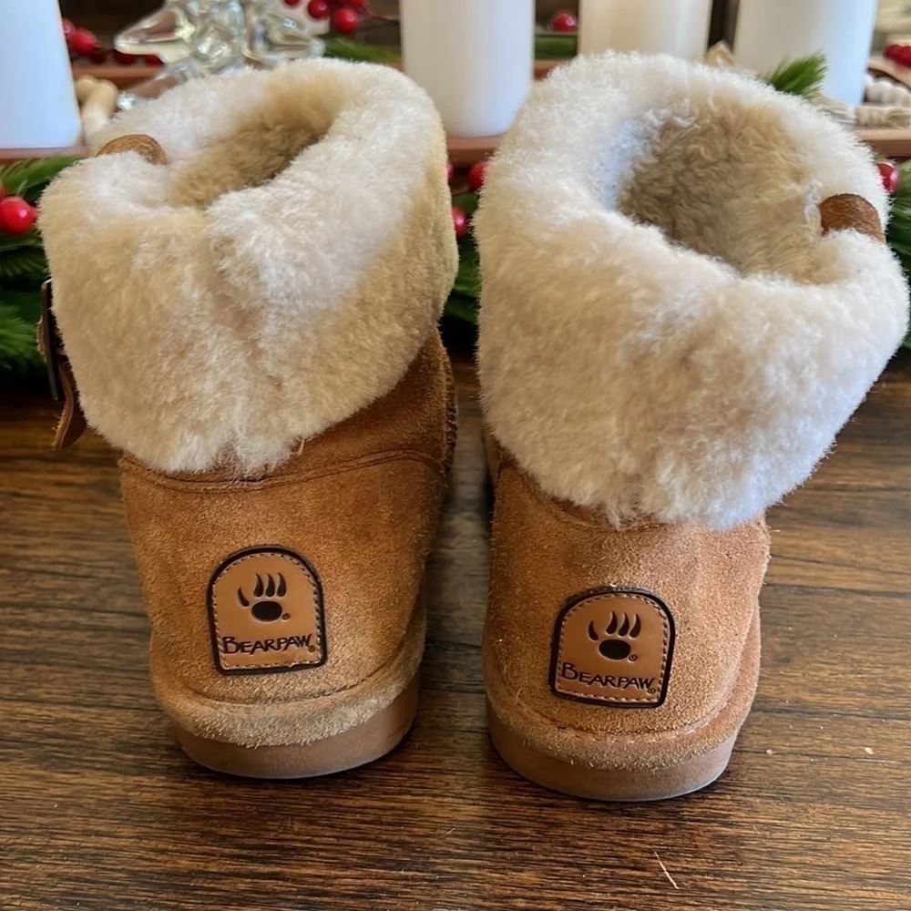 bearpaw abby cuffed tab boot hickory | size 7
